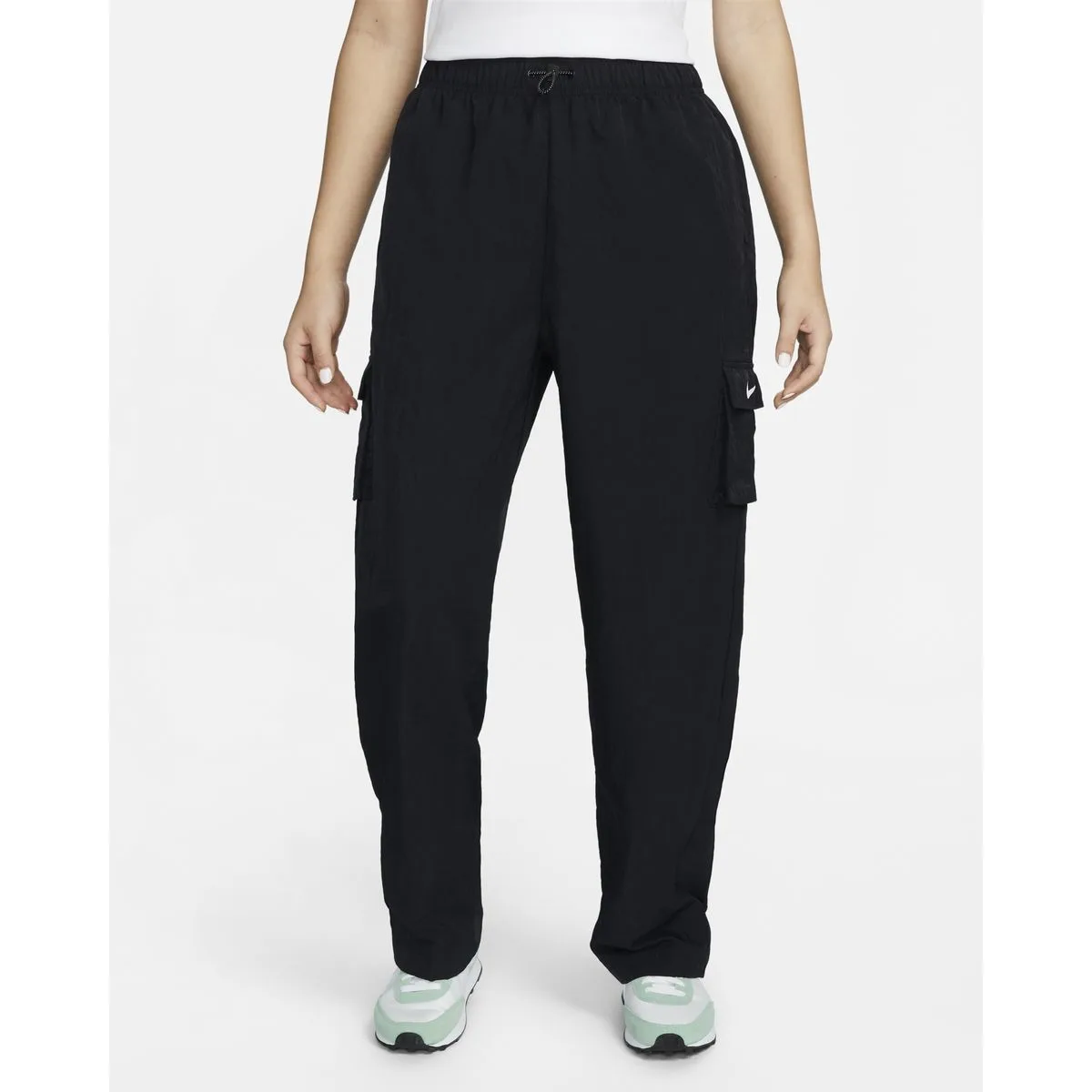 Nike Sportswear Essential High-Rise Woven Cargo Damen Sporthose, schwarz