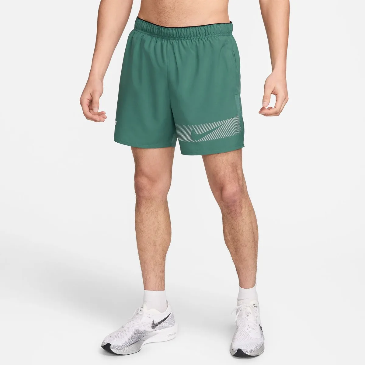 Challenger Flash Dri-Fit 5"-Lined Herren Shorts, grün US: XL