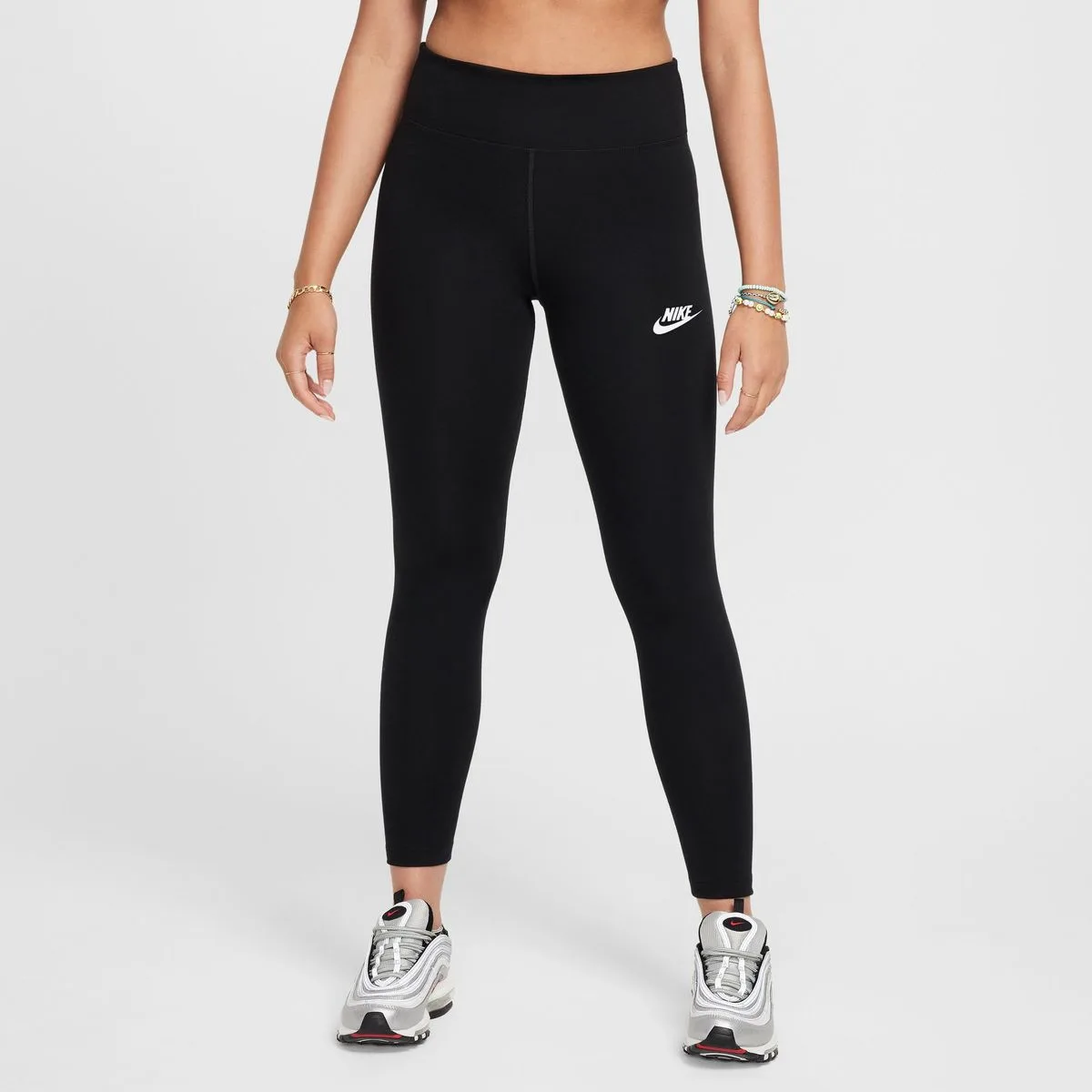 Sportswear Classic High-Waisted Mädchen Shorts, schwarz US: M