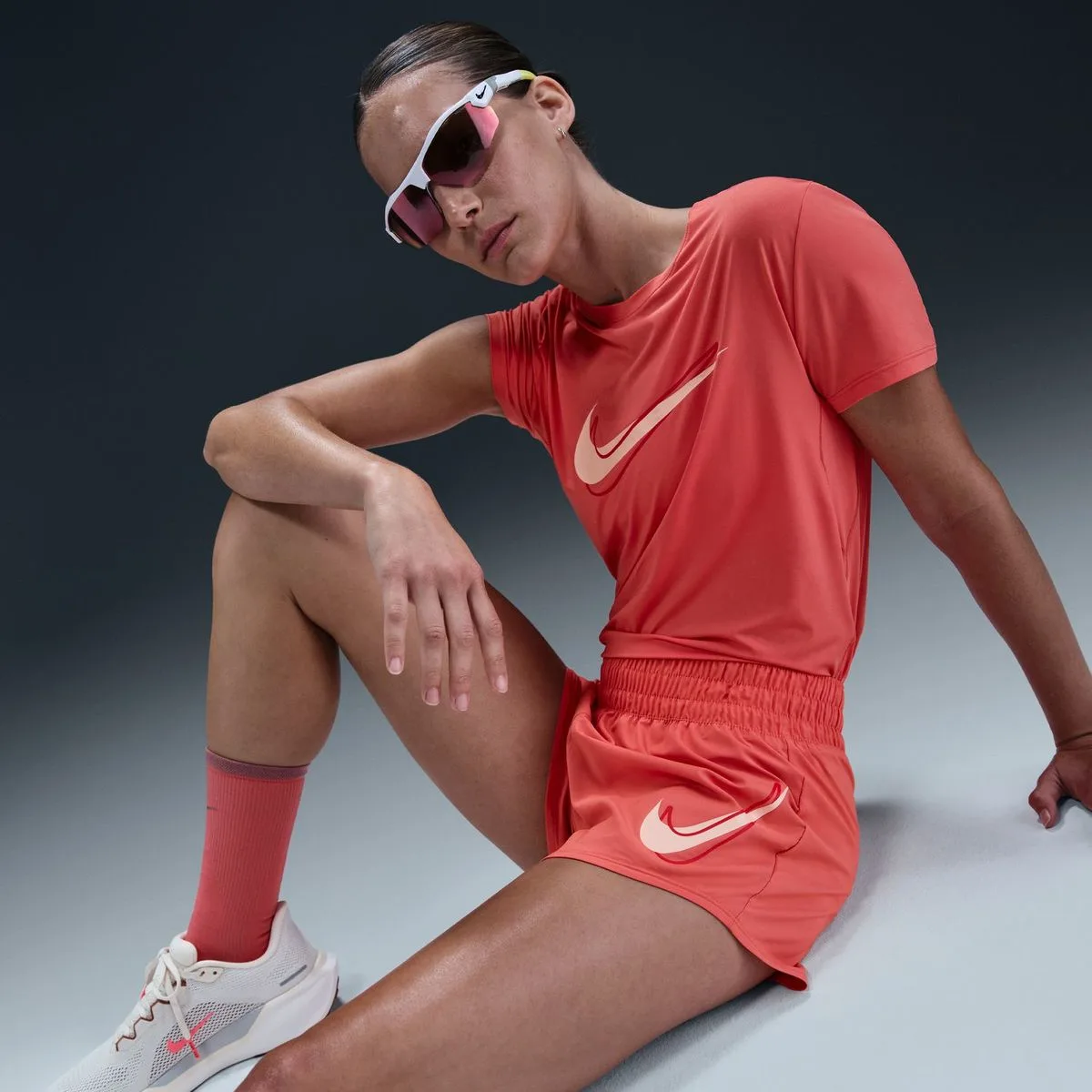 One Dri-Fit Mid-Rise-Lined Damen Shorts, orange US: M