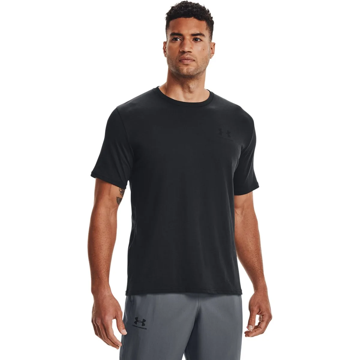 Under Armour Sportstyle Left Chest Herren Hemd, schwarz 192007420650