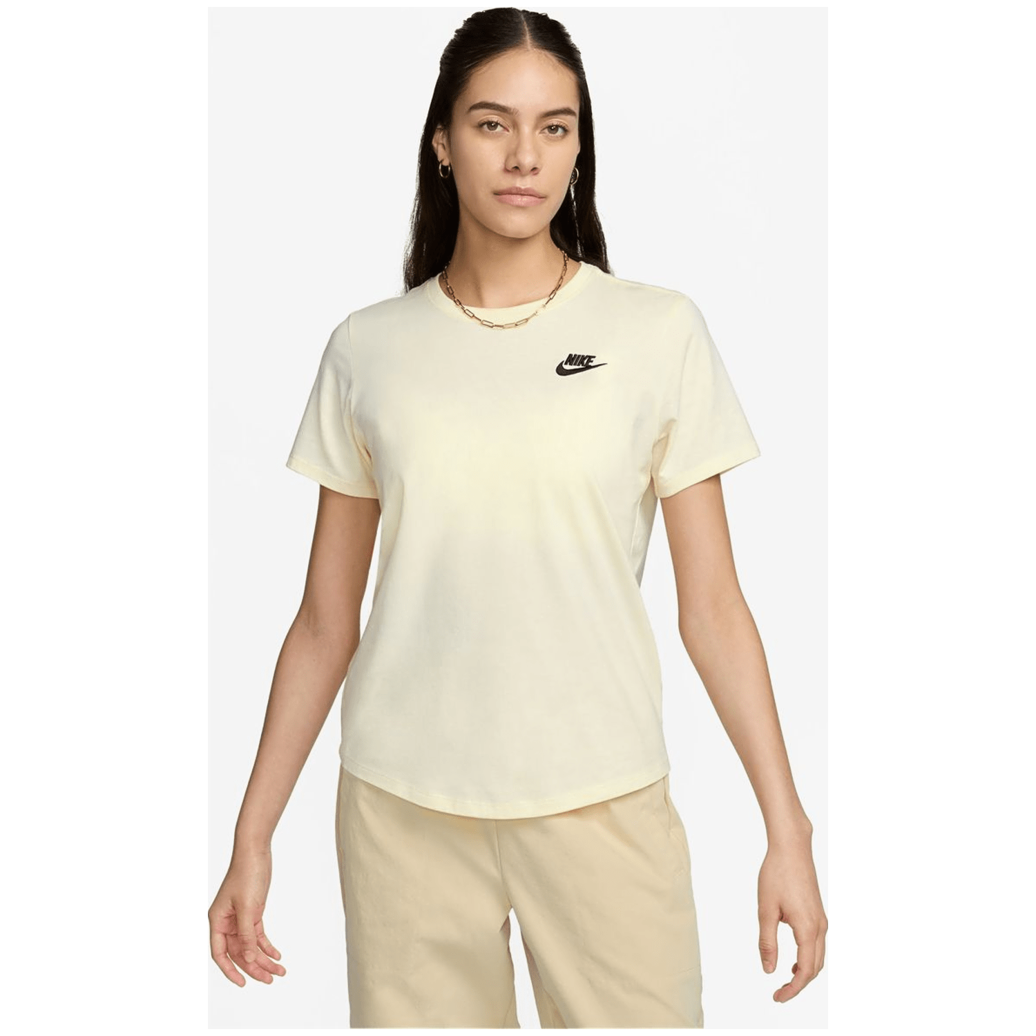 Nike Sportswear Club Essentials Damen T-Shirt