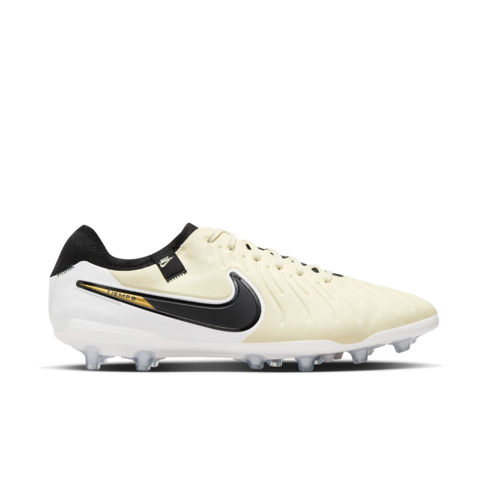 White and gold nike cleats 2025