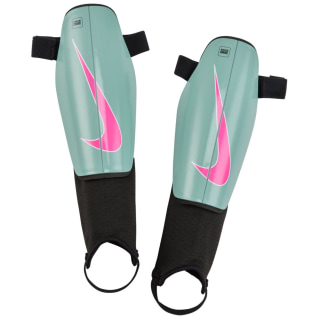 Nike Charge Unisex Schienbeinschoner
