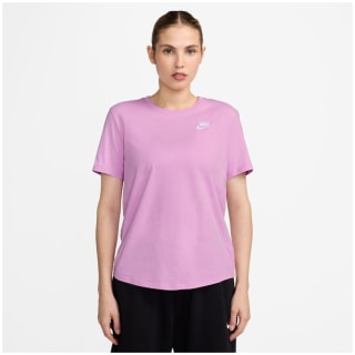Nike Sportswear Club Essentials Damen T-Shirt