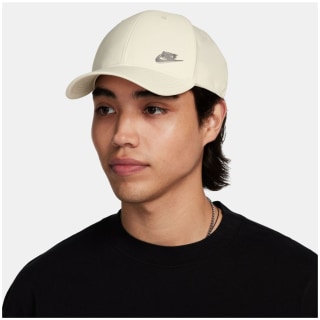 Nike Dri-Fit Club Structured Metal Futura Unisex Cap