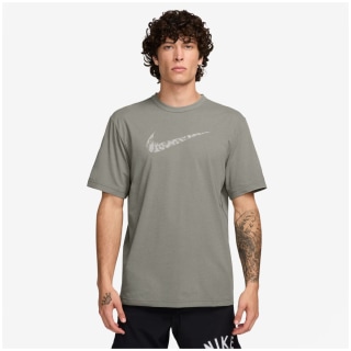 Nike Hyverse Dri-Fit UV Fitness Herren T-Shirt