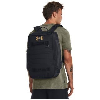 Under Armour Contain Daybag