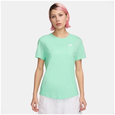 Nike Sportswear Club Essentials Damen T-Shirt